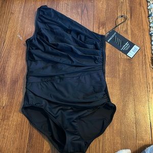 New never worn with tags Miraclesuit women’s one piece swim suit black